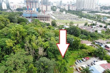 (4015 SF, Freehold, Geran Individu, Dekat Masjid) Lot Banglo di Kg Pantai Dalam, Kuala Lumpur