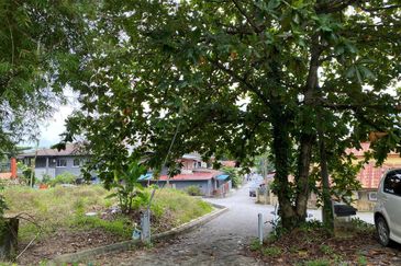 (4015 SF, Freehold, Geran Individu, Dekat Masjid) Lot Banglo di Kg Pantai Dalam, Kuala Lumpur