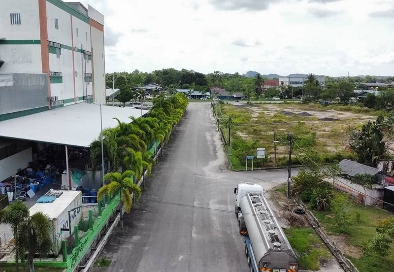 Batu 3, Jalan Gambang