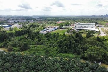 Batu 3, Jalan Gambang