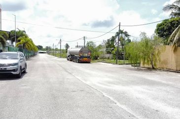 Batu 3, Jalan Gambang