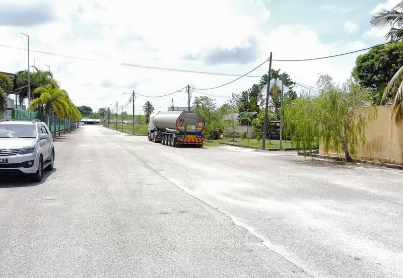 Batu 3, Jalan Gambang