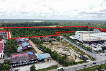 Batu 3, Jalan Gambang