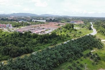 Batu 3, Jalan Gambang