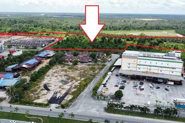 Batu 3, Jalan Gambang