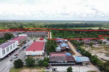 Batu 3, Jalan Gambang