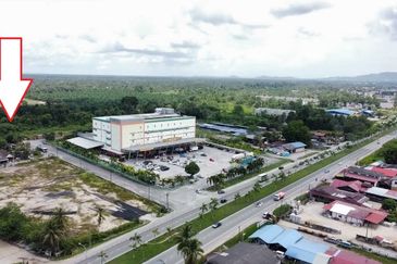 Batu 3, Jalan Gambang