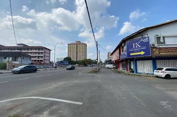 (20x80, Depan BMW Raza Auto, KB Mall) 2 Sty ShopOffice, Wakaf Siku, Kota Bharu