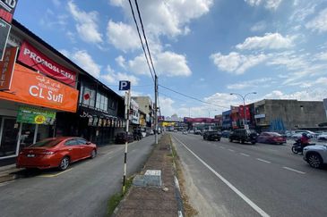 (20x80, Depan BMW Raza Auto, KB Mall) 2 Sty ShopOffice, Wakaf Siku, Kota Bharu