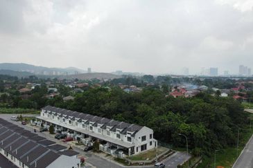 (Freehold, Open Title & Road Frontage) 1.5 Acres of Development Land, Jalan Paip, Meru, Klang