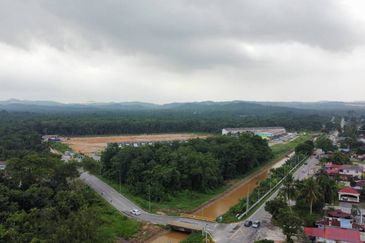 (Freehold, Open Title & Road Frontage) 1.5 Acres of Development Land, Jalan Paip, Meru, Klang