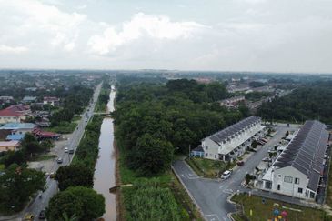 (Freehold, Open Title & Road Frontage) 1.5 Acres of Development Land, Jalan Paip, Meru, Klang