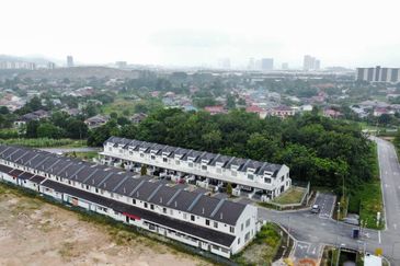(Freehold, Open Title & Road Frontage) 1.5 Acres of Development Land, Jalan Paip, Meru, Klang