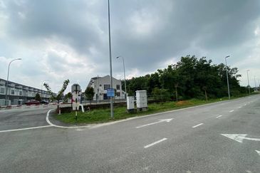 (Freehold, Open Title & Road Frontage) 1.5 Acres of Development Land, Jalan Paip, Meru, Klang