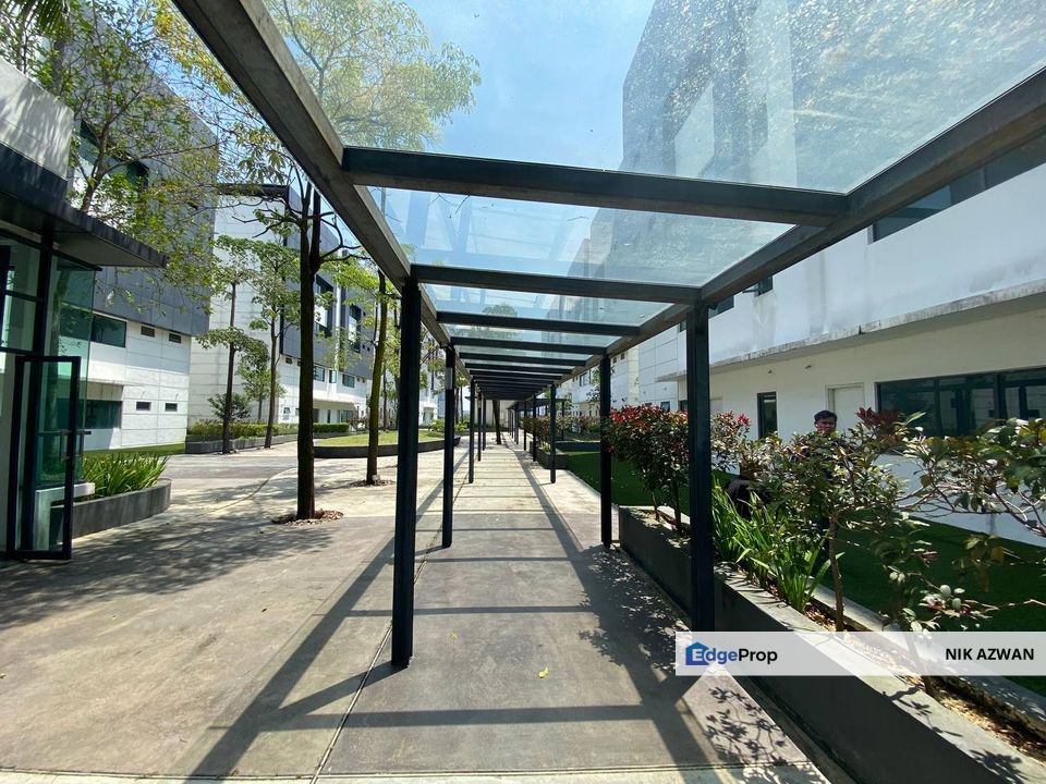  (18,960 Sq Ft , End Lot) 8 Storey Corporate Office, Star Central, Cyberjaya, Selangor, Cyberjaya