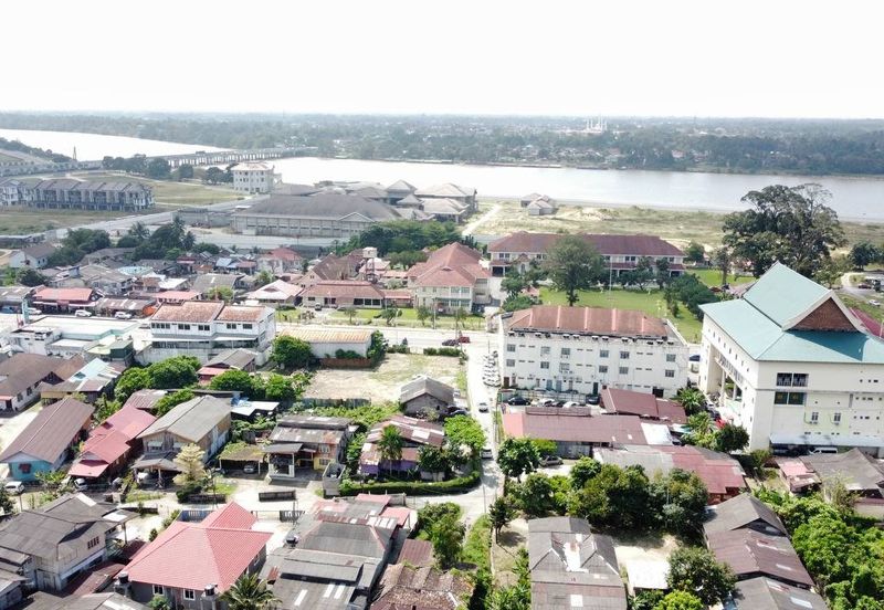 (10,402 KP, Dkt KB Mall, Freehold) Tanah Kediaman di Kg Kubur Kuda, KB