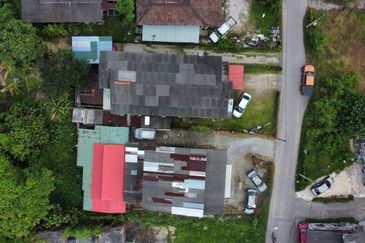 (10,402 KP, Dkt KB Mall, Freehold) Tanah Kediaman di Kg Kubur Kuda, KB