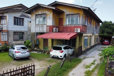 (10,402 KP, Dkt KB Mall, Freehold) Tanah Kediaman di Kg Kubur Kuda, KB