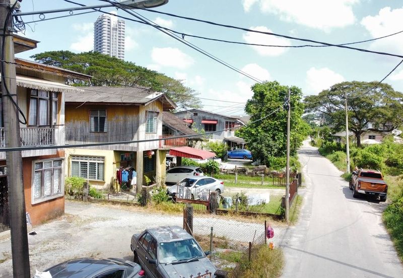 (10,402 KP, Dkt KB Mall, Freehold) Tanah Kediaman di Kg Kubur Kuda, KB