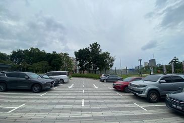 Padang Residence Kota Semarak