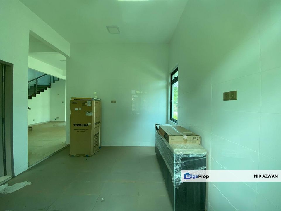  2 Storey Semi Detached House, Avanti Residences, Seksyen U17, Shah Alam, Selangor, Sungai Buloh