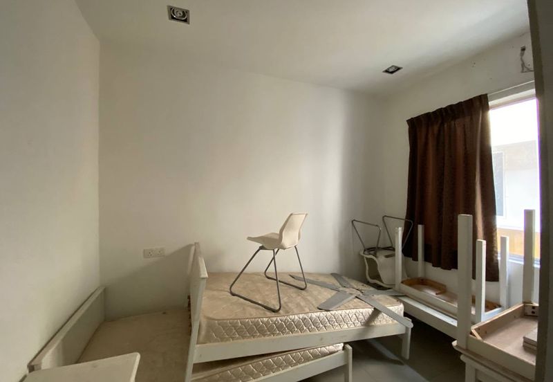 Freehold and 0.8 Acres of Residential Land with 3 Sty Residential Building, Brickfields, KL