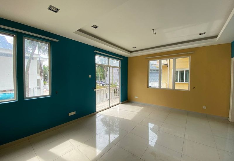 Freehold and 0.8 Acres of Residential Land with 3 Sty Residential Building, Brickfields, KL