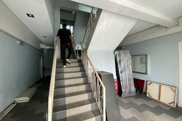 Freehold and 0.8 Acres of Residential Land with 3 Sty Residential Building, Brickfields, KL