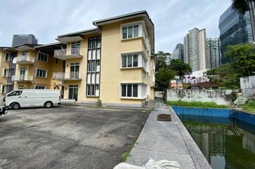 Freehold and 0.8 Acres of Residential Land with 3 Sty Residential Building, Brickfields, KL