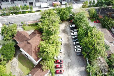 Freehold and 0.8 Acres of Residential Land with 3 Sty Residential Building, Brickfields, KL