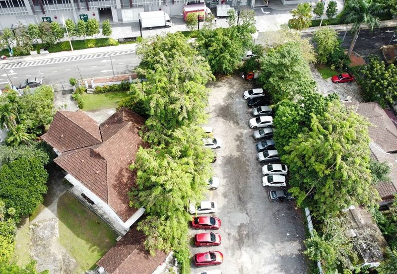 Freehold and 0.8 Acres of Residential Land with 3 Sty Residential Building, Brickfields, KL