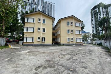 Freehold and 0.8 Acres of Residential Land with 3 Sty Residential Building, Brickfields, KL