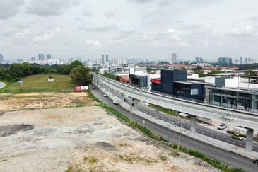 HiCom-Glenmarie Industrial Park