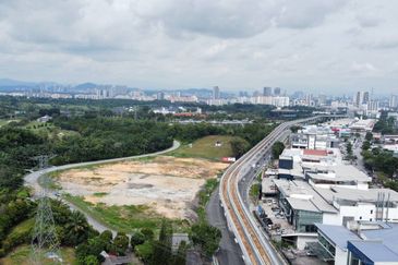 HiCom-Glenmarie Industrial Park