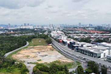 HiCom-Glenmarie Industrial Park