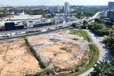 HiCom-Glenmarie Industrial Park