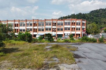 Jalan Pulau Lumut Q U10/Q @ Alam Budiman