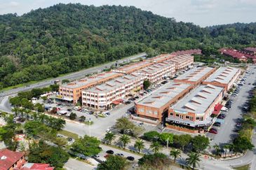 Jalan Pulau Lumut Q U10/Q @ Alam Budiman