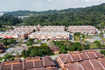 Jalan Pulau Lumut Q U10/Q @ Alam Budiman