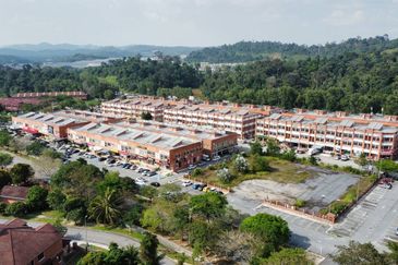 Jalan Pulau Lumut Q U10/Q @ Alam Budiman