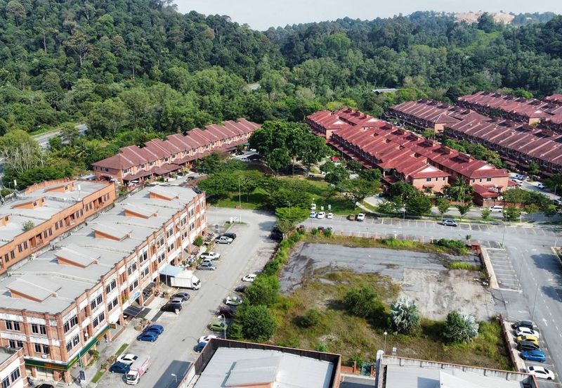 Jalan Pulau Lumut Q U10/Q @ Alam Budiman