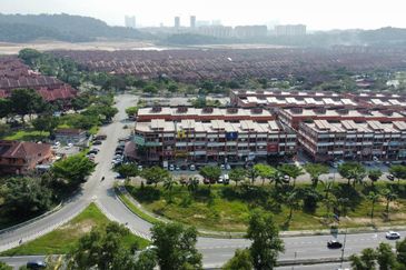 Jalan Pulau Lumut Q U10/Q @ Alam Budiman