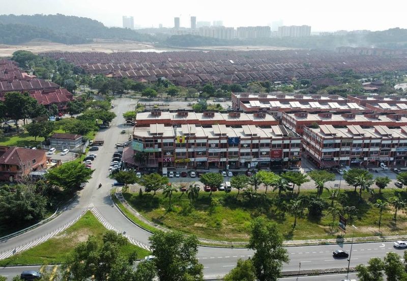 Jalan Pulau Lumut Q U10/Q @ Alam Budiman