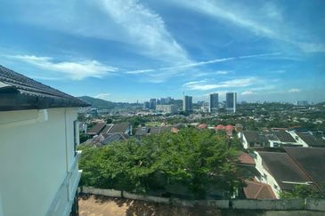 (10925 Sq Ft, Corner, Freehold & Facing South)3 Sty Bungalow @ Amberhill, Taman Melawati, Kuala Lumpur