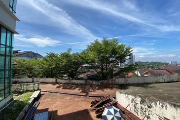 (10925 Sq Ft, Corner, Freehold & Facing South)3 Sty Bungalow @ Amberhill, Taman Melawati, Kuala Lumpur