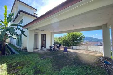 (10925 Sq Ft, Corner, Freehold & Facing South)3 Sty Bungalow @ Amberhill, Taman Melawati, Kuala Lumpur