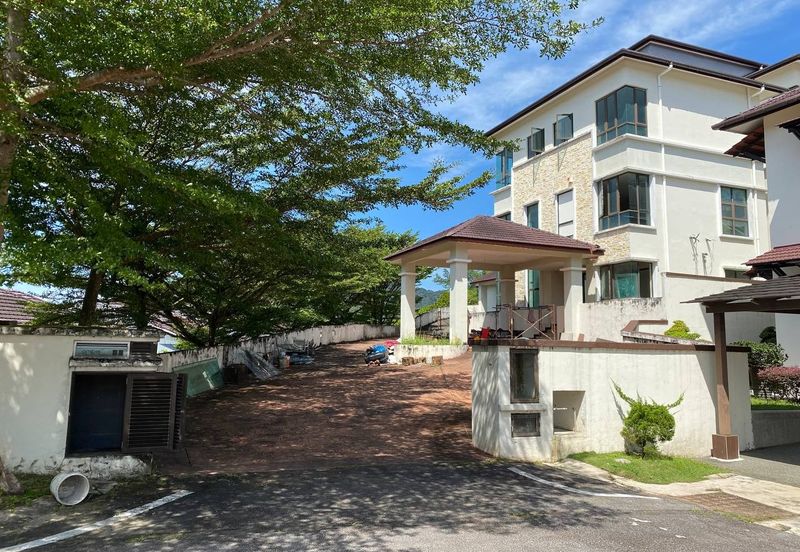 (10925 Sq Ft, Corner, Freehold & Facing South)3 Sty Bungalow @ Amberhill, Taman Melawati, Kuala Lumpur