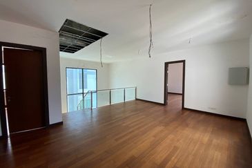 (6555 Sq Ft, Freehold & Facing South) 3 Storey Bungalow @ Amberhill, Taman Melawati, Kuala Lumpur