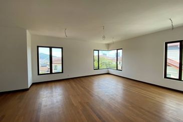 (6555 Sq Ft, Freehold & Facing South) 3 Storey Bungalow @ Amberhill, Taman Melawati, Kuala Lumpur