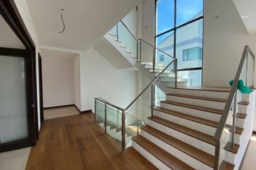 (6555 Sq Ft, Freehold & Facing South) 3 Storey Bungalow @ Amberhill, Taman Melawati, Kuala Lumpur